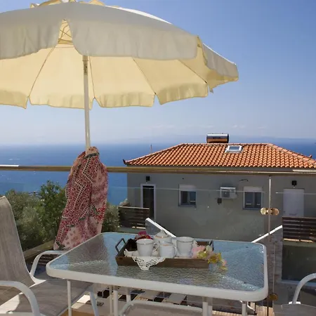 Konukevi Axion Esti 4*