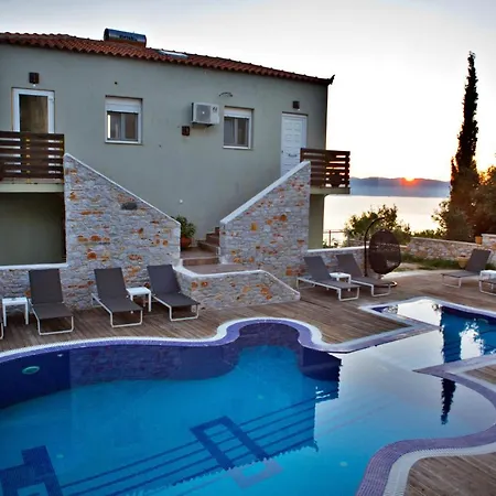 Axion Esti Konukevi 4*