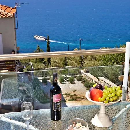 Axion Esti بيت ضيافة