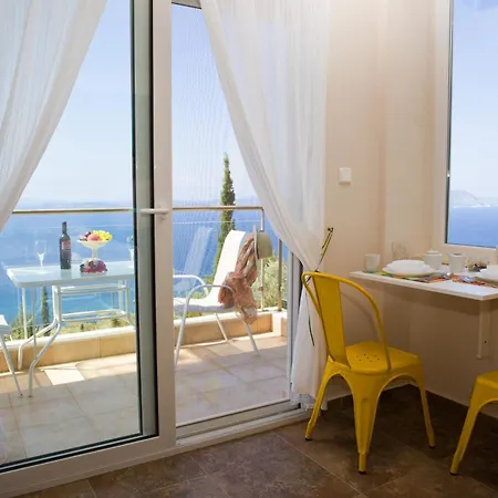 Konukevi Axion Esti 4*