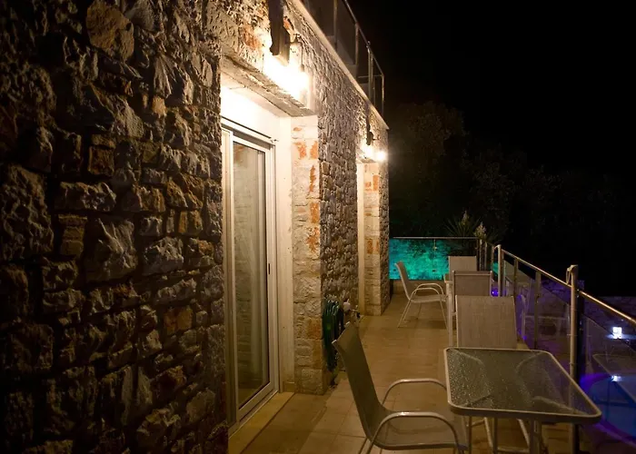 Pensión Axion Esti 4*