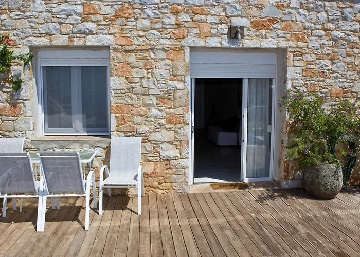 Axion Esti Pensión 4*