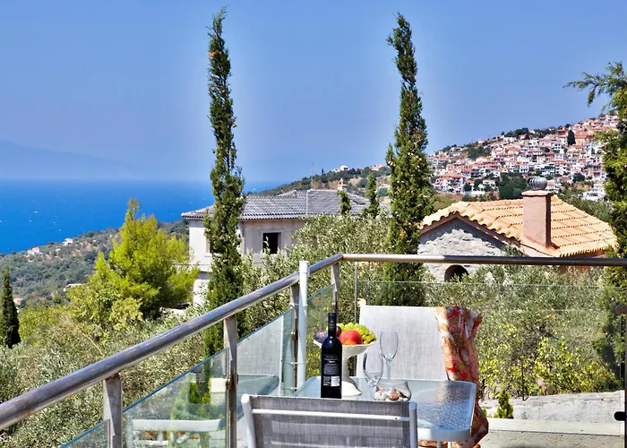 Pensión Axion Esti 4*